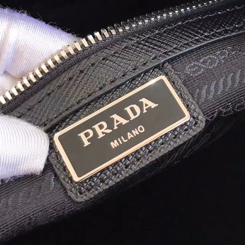 Pra*a travel bags